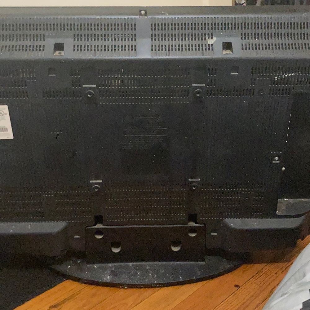 32 inch Screen TV - Picture 2 of 2
